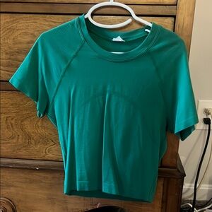 Lulemon swiftly tech size 4